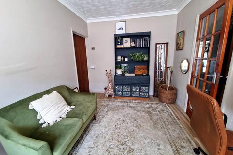 104 Broadway, Pontypridd, CF37 1BE