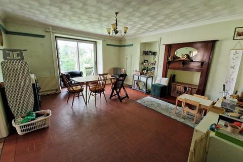 104 Broadway, Pontypridd, CF37 1BE