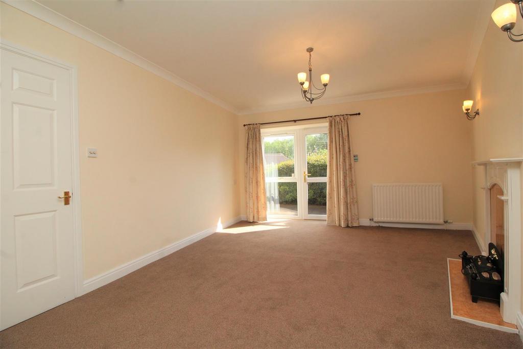 Living room .jpg