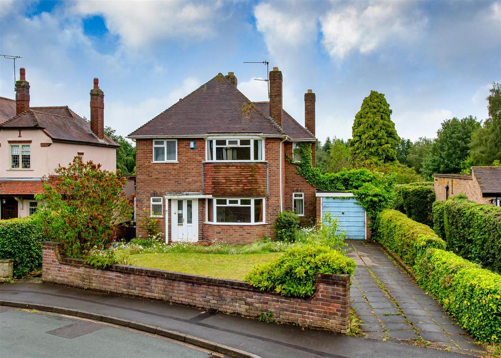 45 Springhill Park, Lower Penn... 3 bed detached house £470,000