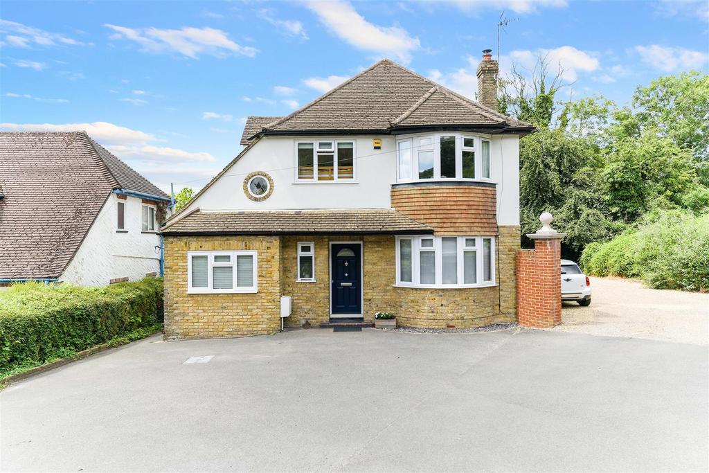 Kingswood Road, Tadworth 4 bed detached house for sale £850,000