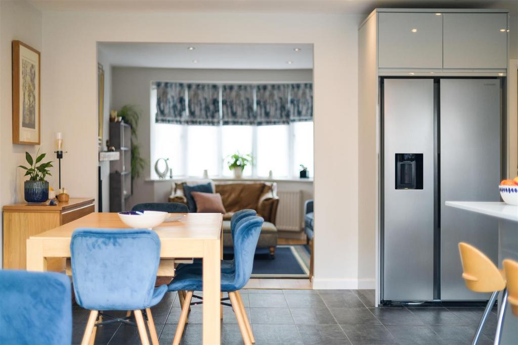 KINGSWOOD ROAD, 8 LIFESTYLE- (3).jpg