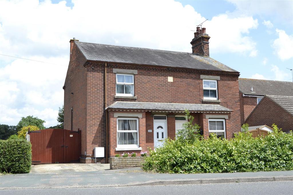 St. Johns Road, Colchester 3 bed semidetached house £340,000