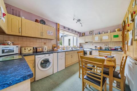 2 Adel Towers Close, Adel, Leeds, LS16 8ES