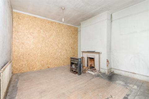 2 Derek Road, Lancing, BN15 0NU