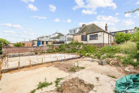 2 Derek Road, Lancing, BN15 0NU
