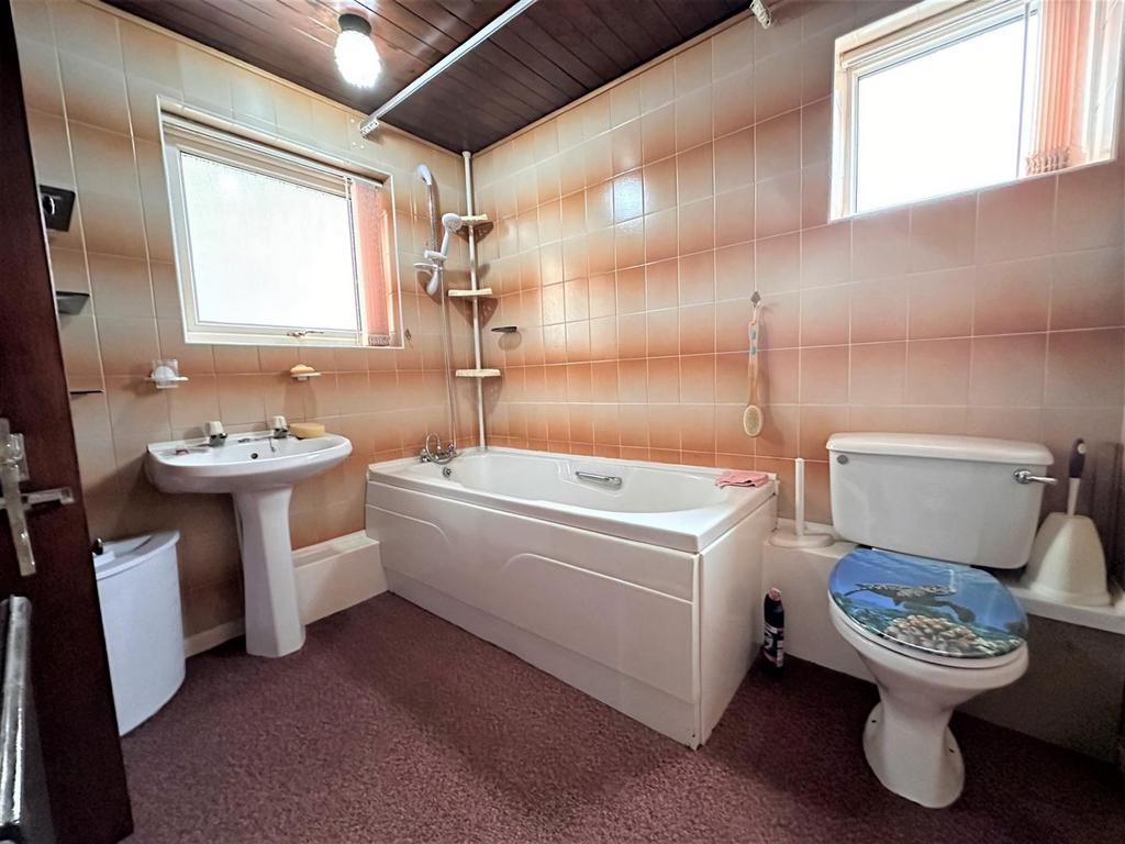Family bathroom