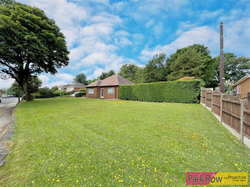 Waggon Lane, Upton, Pontefract 2 bed detached bungalow for sale £280,000