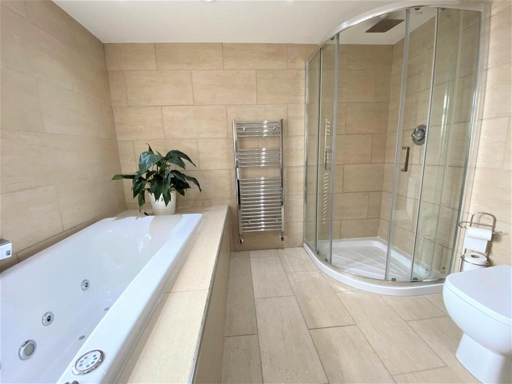 Family bath and shower room
