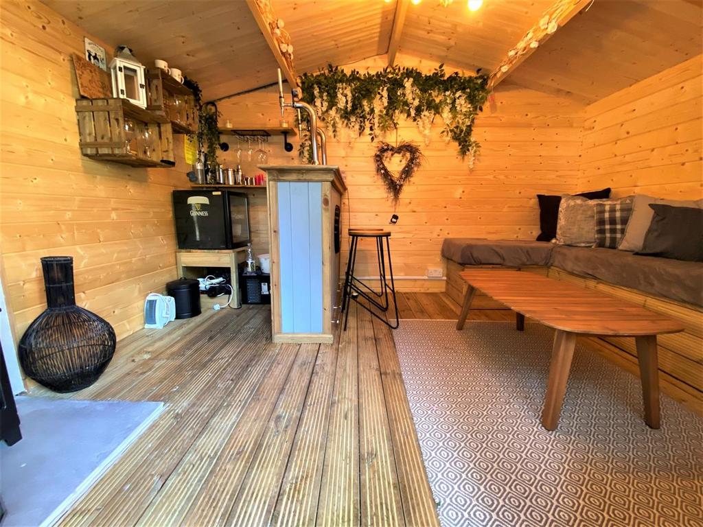 Garden bar