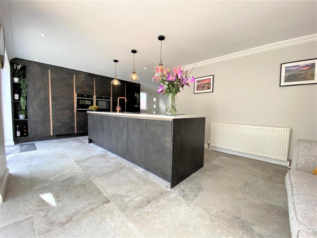 Kitchen dining family room