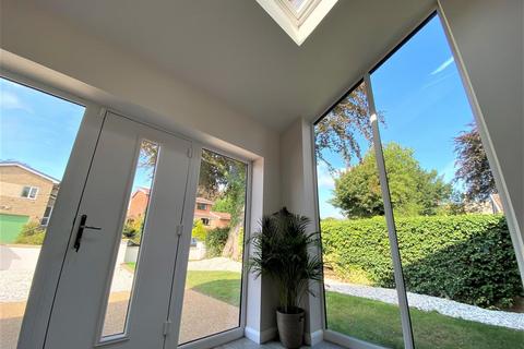 3 Thornsett Gardens, Sheffield, S17 3PP