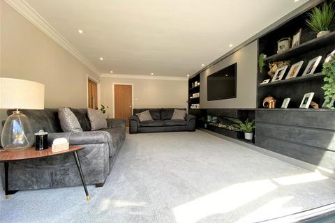 3 Thornsett Gardens, Sheffield, S17 3PP