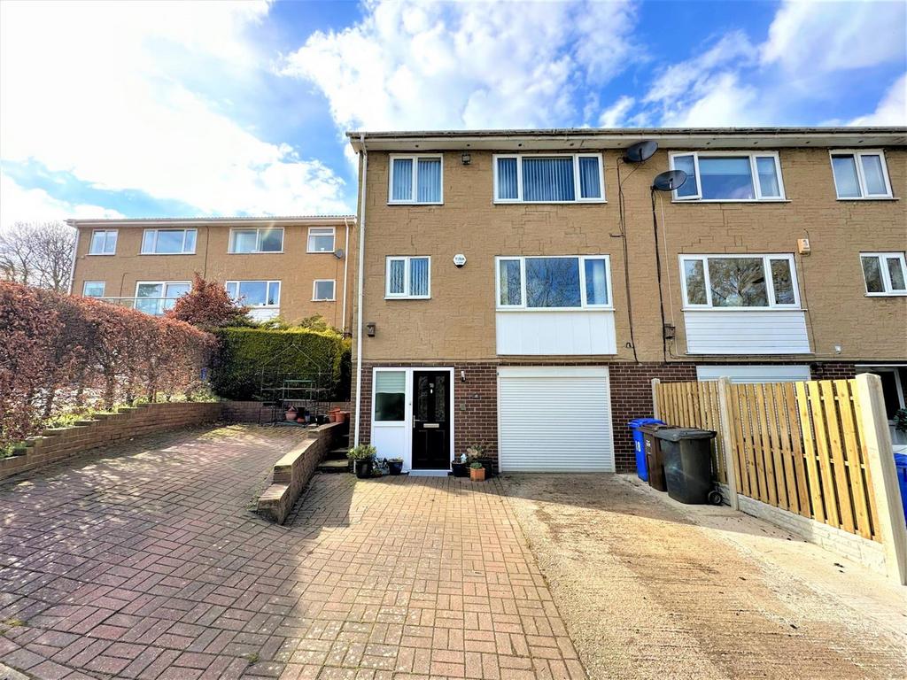 Newstead Avenue, Oughtibridge, Sheffield 3 bed semidetached house £
