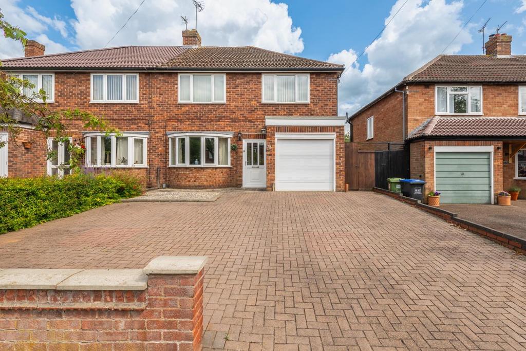 Montrose Avenue, Leamington Spa 3 bed semidetached house for sale £