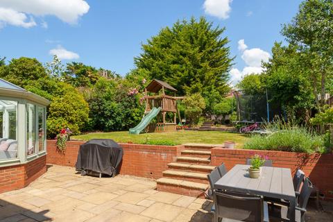 73 Raleigh Drive, London, N20 0UZ