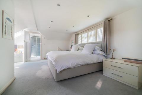 73 Raleigh Drive, London, N20 0UZ