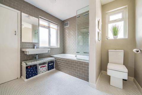 73 Raleigh Drive, London, N20 0UZ