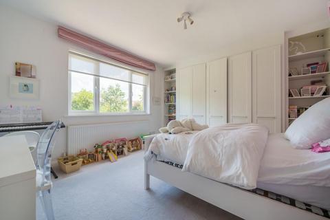 73 Raleigh Drive, London, N20 0UZ