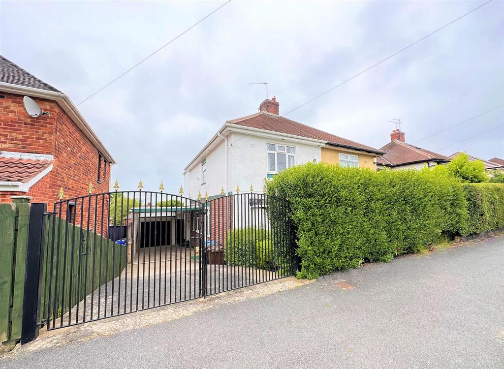 Old Retford Road, Handsworth, Sheffield 3 bed semidetached house £