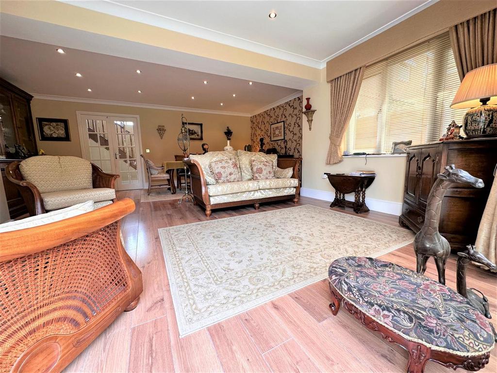 Lounge dining room
