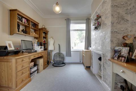 21 Beverley Road, Hessle, HU13 9AE