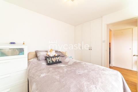 5 Croxden Close, Edgware, HA8 5PS
