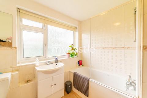 5 Croxden Close, Edgware, HA8 5PS