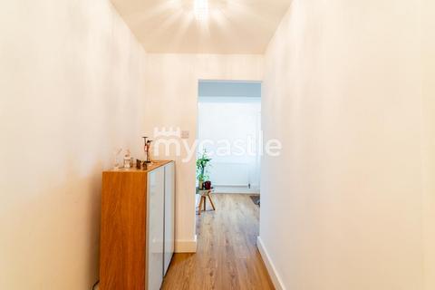 5 Croxden Close, Edgware, HA8 5PS