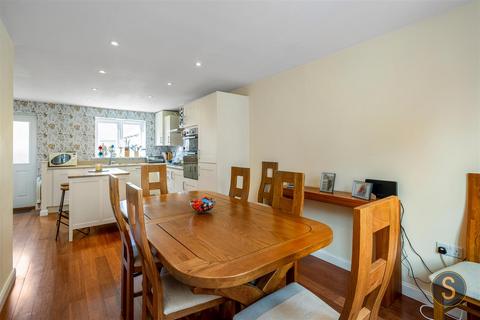 4 Dunnock Close, Hemel Hempstead, HP3 0FS