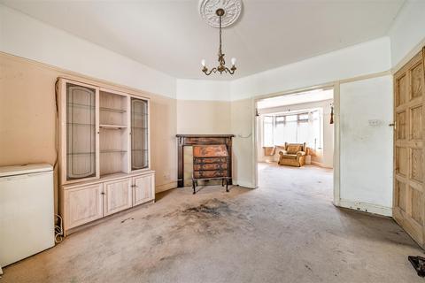 199 Raeburn Avenue, Surbiton, KT5 9DE