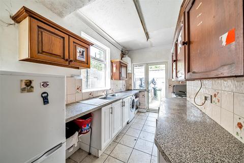 199 Raeburn Avenue, Surbiton, KT5 9DE