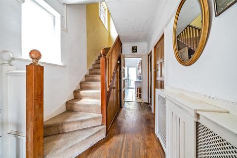 199 Raeburn Avenue, Surbiton, KT5 9DE