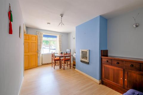 32 Fenton Square, Huddersfield, HD1 3HZ