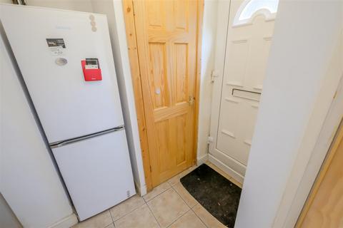 32 Fenton Square, Huddersfield, HD1 3HZ