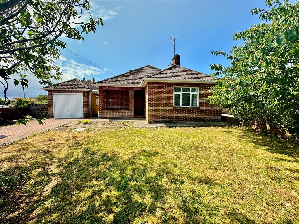 West Road, Nottage, Porthcawl, Bridgend County Borough CF36 3SN 3 bed