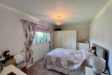 1 bedroom semi-detached bungalow for sale, Moorend Lane, Slimbridge, Gloucester