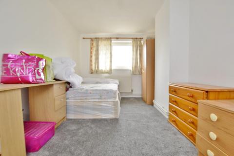 68 Ordnance Road, London, E16 4PJ