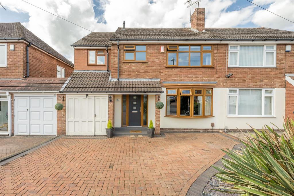 Beachcroft Road, Kingswinford, DY6 0XH 4 bed semidetached house for