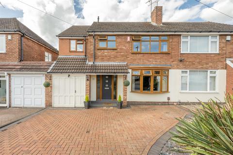 93 Beachcroft Road, Kingswinford, DY6 0HX