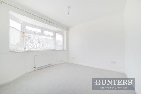 29 Pembury Avenue, Worcester Park, KT4 8BU