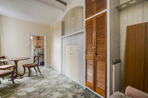 49 Braemar Avenue, London, SW19 8AY