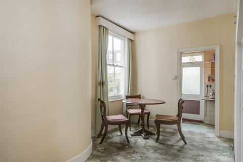 49 Braemar Avenue, London, SW19 8AY