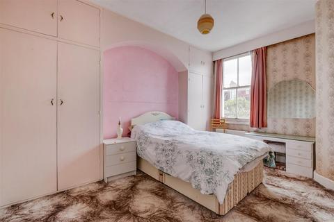 49 Braemar Avenue, London, SW19 8AY