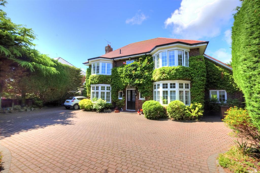 Dowhills Drive, Liverpool L23 4 bed detached house for sale £965,000