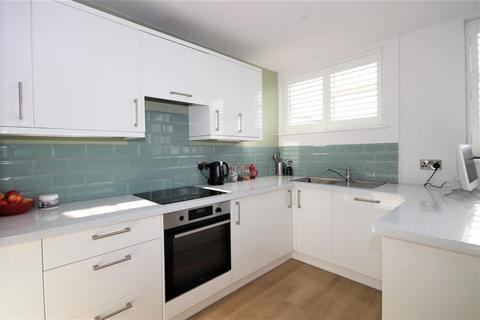 27, East Lodge Brighton Road, Lancing, BN15 8BQ