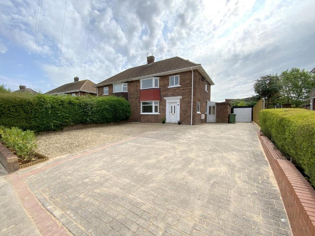 Davenport Drive, Cleethorpes 3 bed semidetached house for sale £200,000