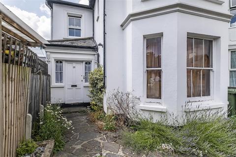 26a Worple Road, Epsom, KT18 5EF