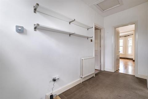 26a Worple Road, Epsom, KT18 5EF