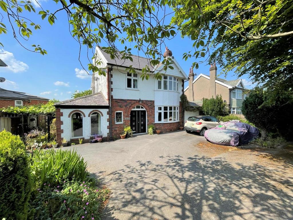 Whalley Road, Langho, Ribble Valley 4 bed detached house for sale £